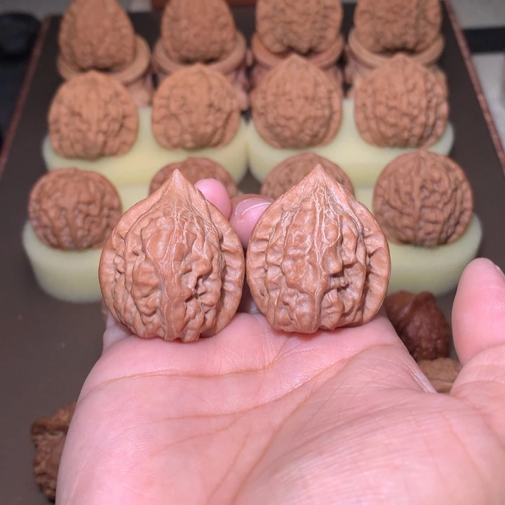 核桃文玩核桃龙纹宝塔