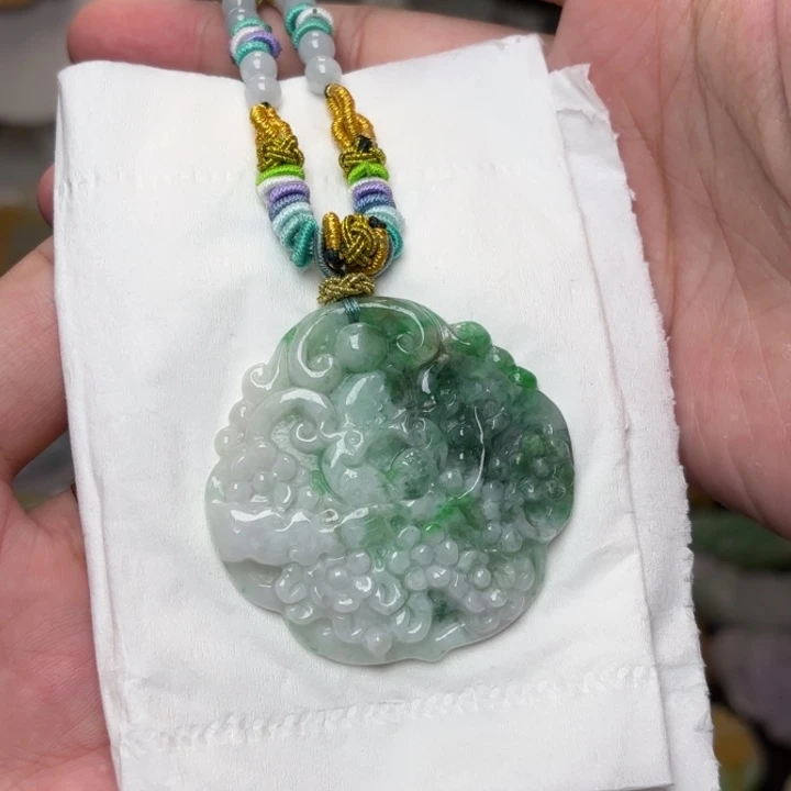 翡翠未镶嵌颈饰吊坠