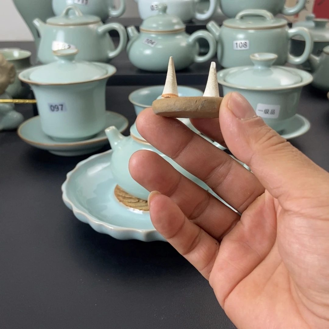 空***白壶一级品仿古釉如意办公杯