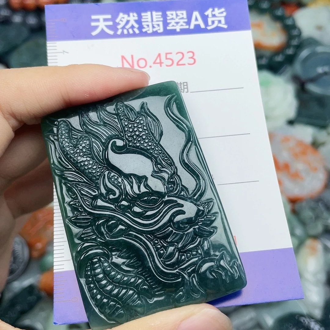 翡翠未镶嵌挂件4523