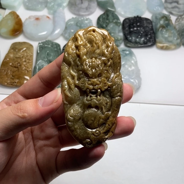 翡翠未镶嵌颈饰龙牌29