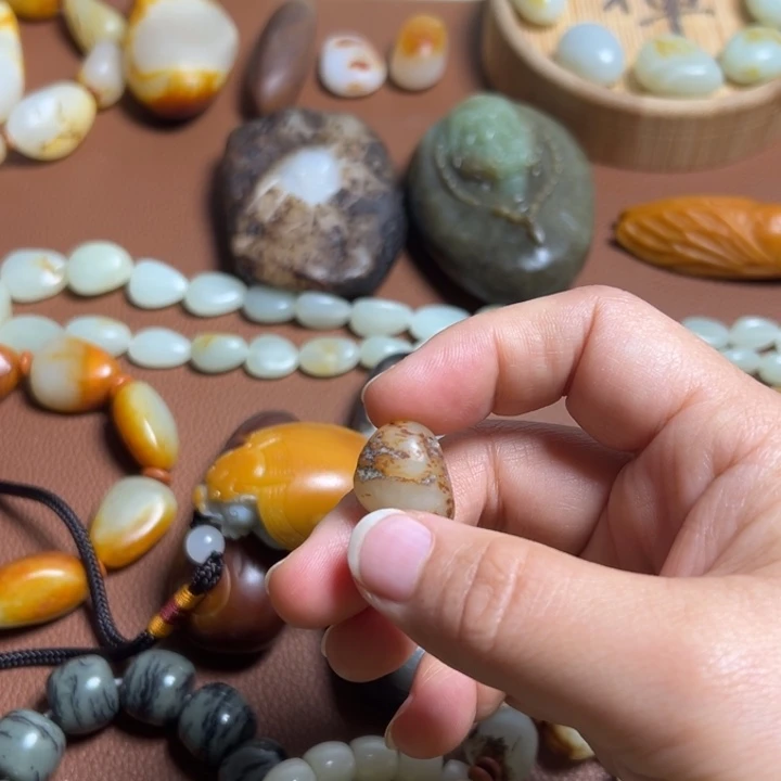 和田玉未镶嵌珠宝奇石