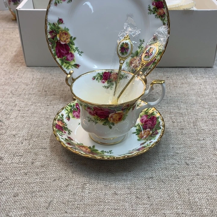 金瓷阁家的美丽瓷器