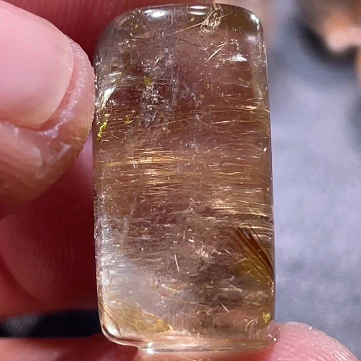 ****兴发晶未镶嵌颈饰钛