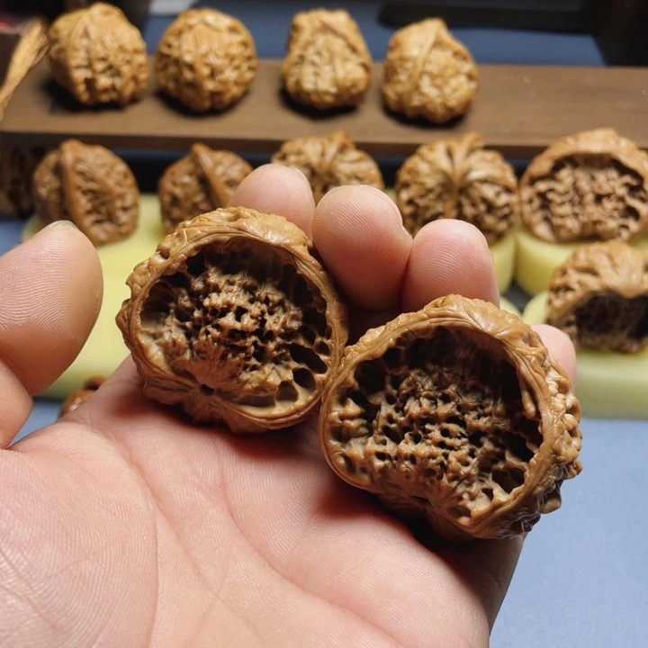 文玩核桃把件蛇头