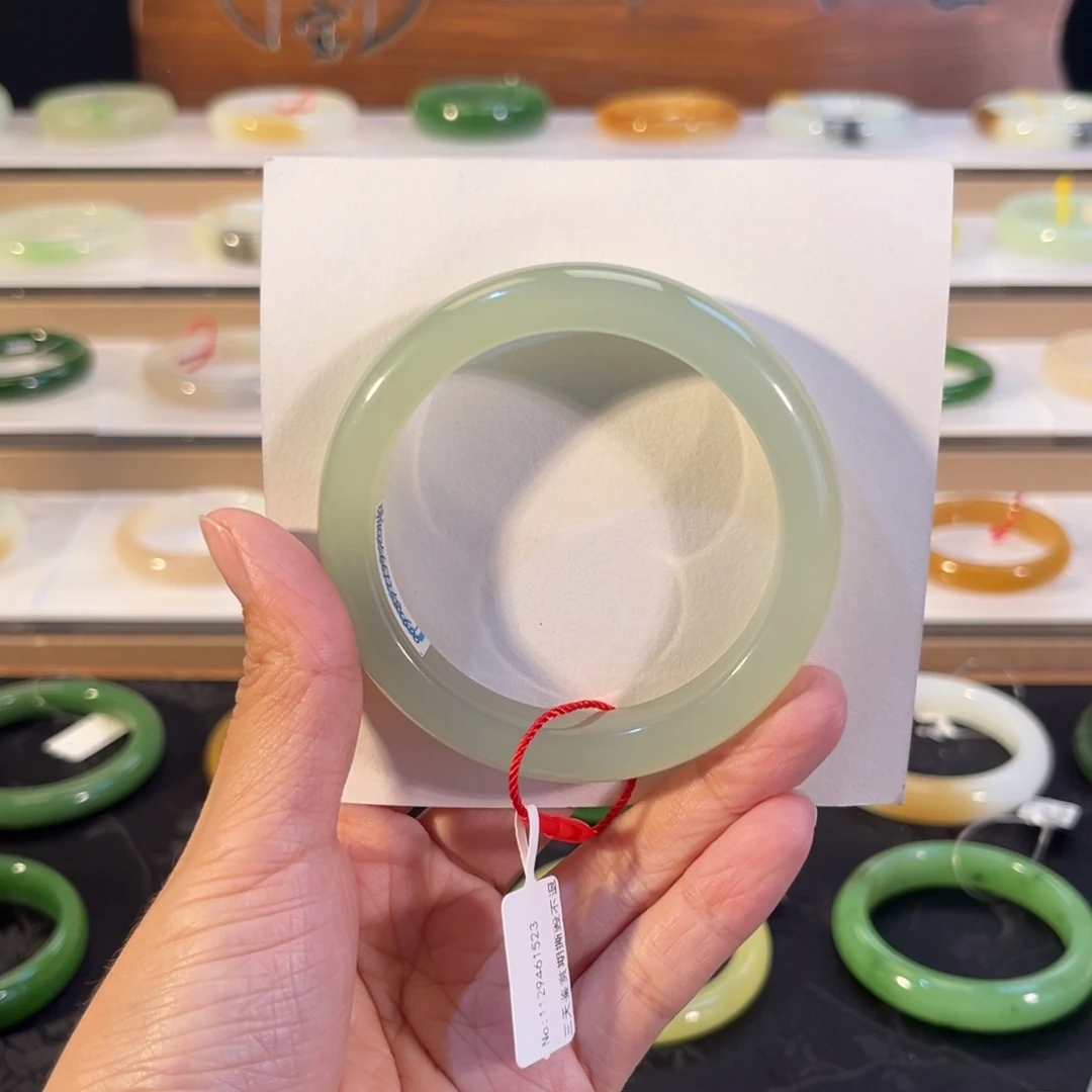 和田玉未镶嵌手镯  「青提葡萄肉」