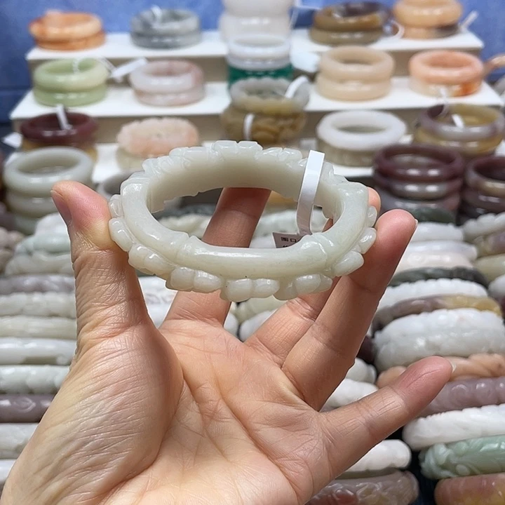 石英质玉未镶嵌手镯