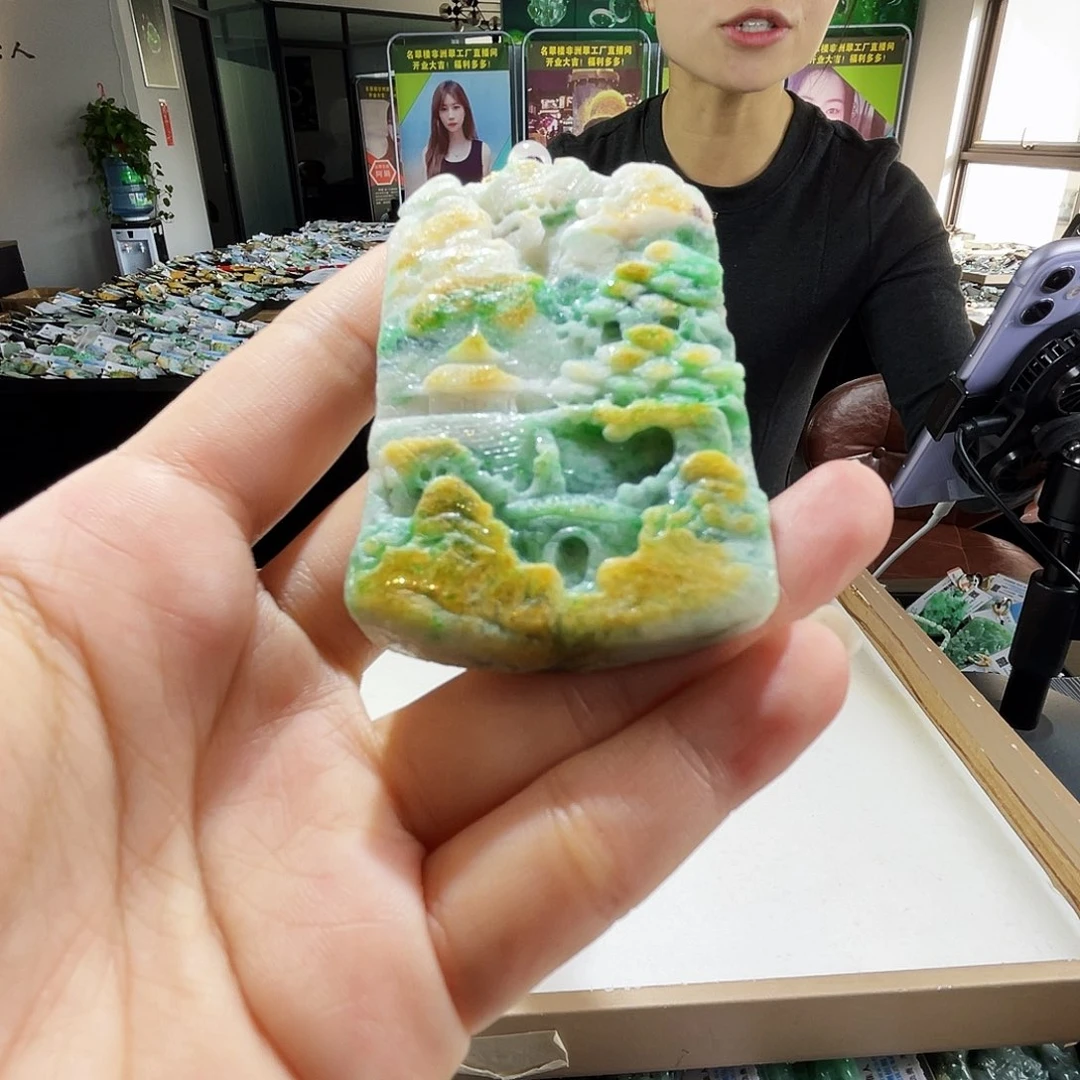 颈饰未镶嵌翡翠一