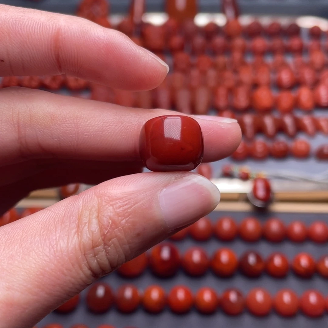 竖***钩南红玛瑙未镶嵌其他W13.9瓦西牛血满肉老型珠