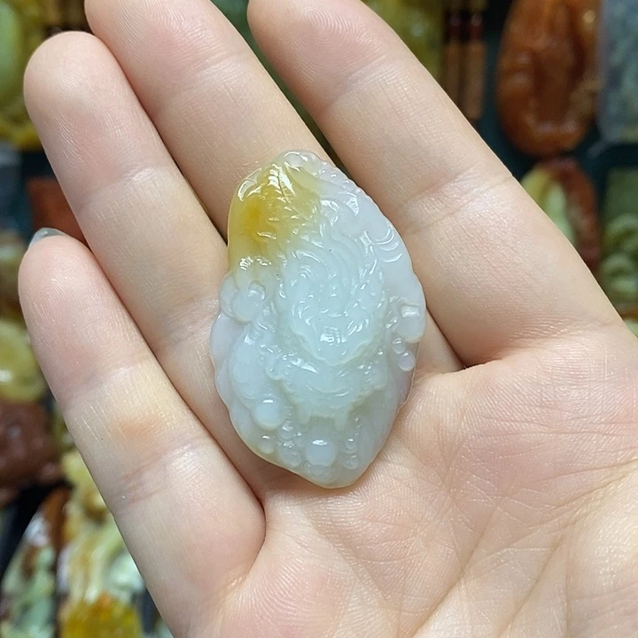 未镶嵌岫玉吊坠(赠链)
