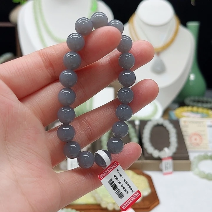 和田玉手链未镶嵌是**哒