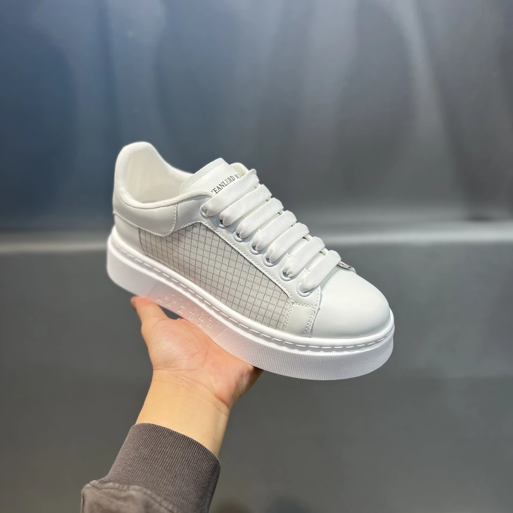 简约格子厚底小白鞋春夏时尚运动百搭软底舒适透气男士潮流休闲鞋