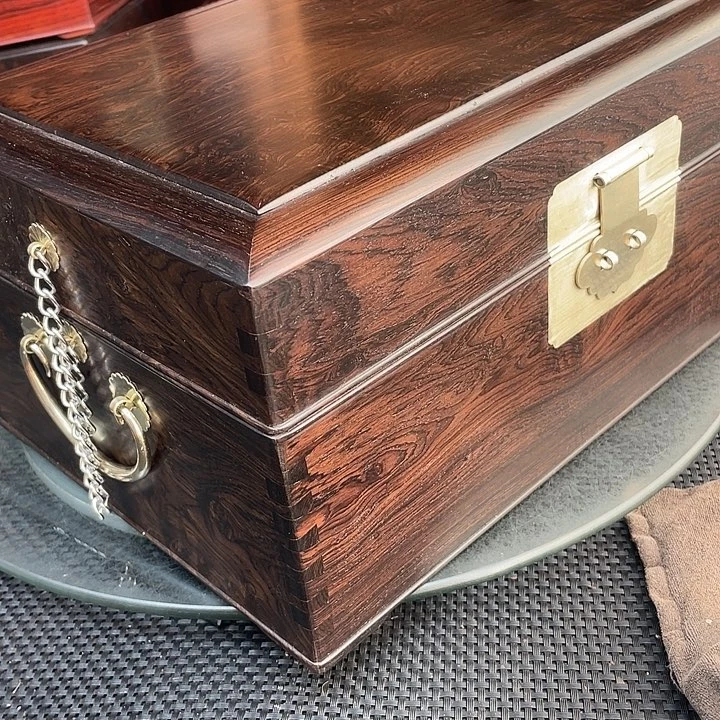 木一紫光谭盒子在一片