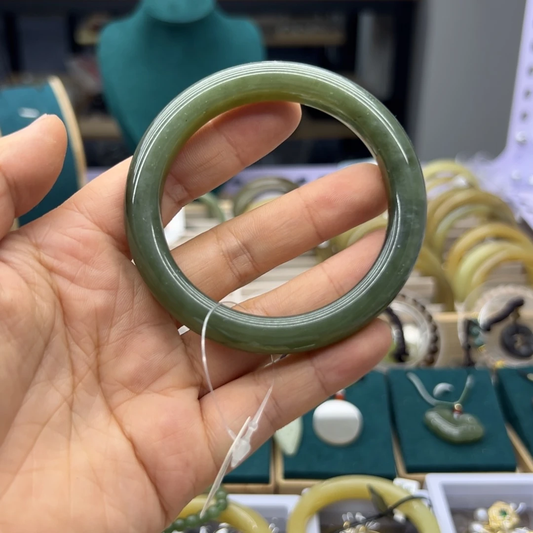 和田玉手镯未镶嵌58圈围1389