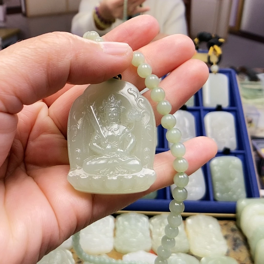 和田玉颈饰未镶嵌贝****装