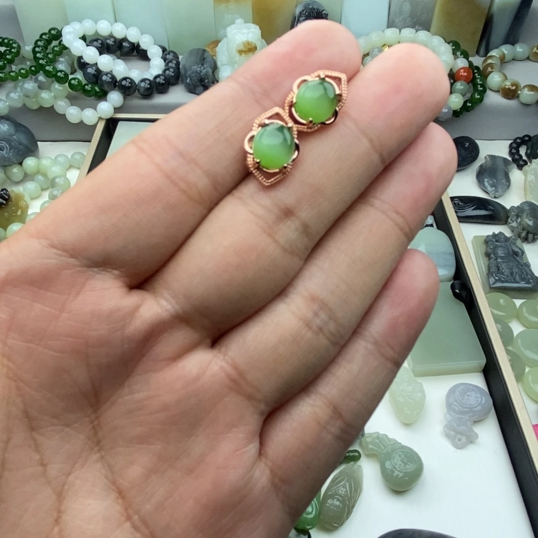 阿***哥颈饰未镶嵌和田玉