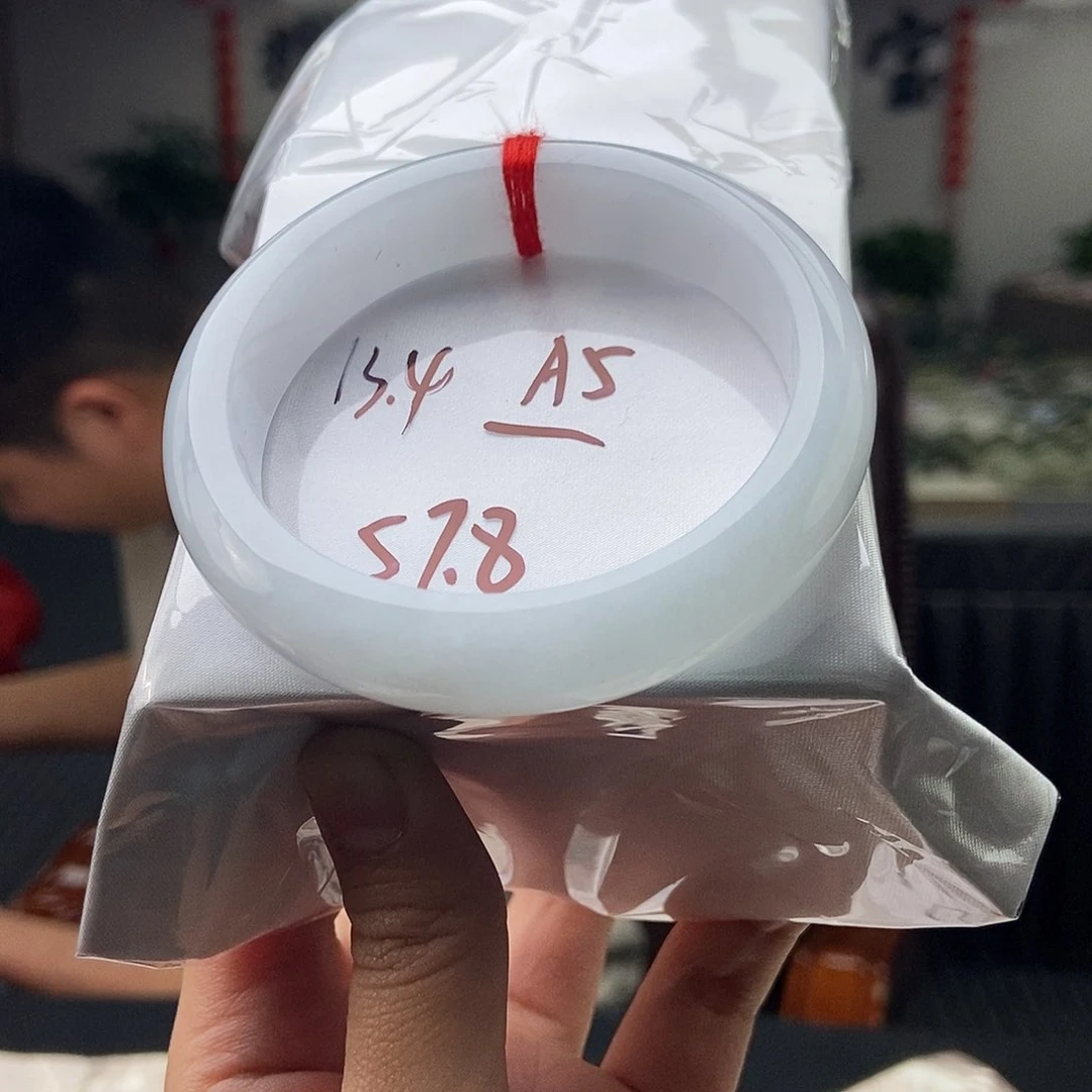 翡翠手镯未镶嵌拍一发一