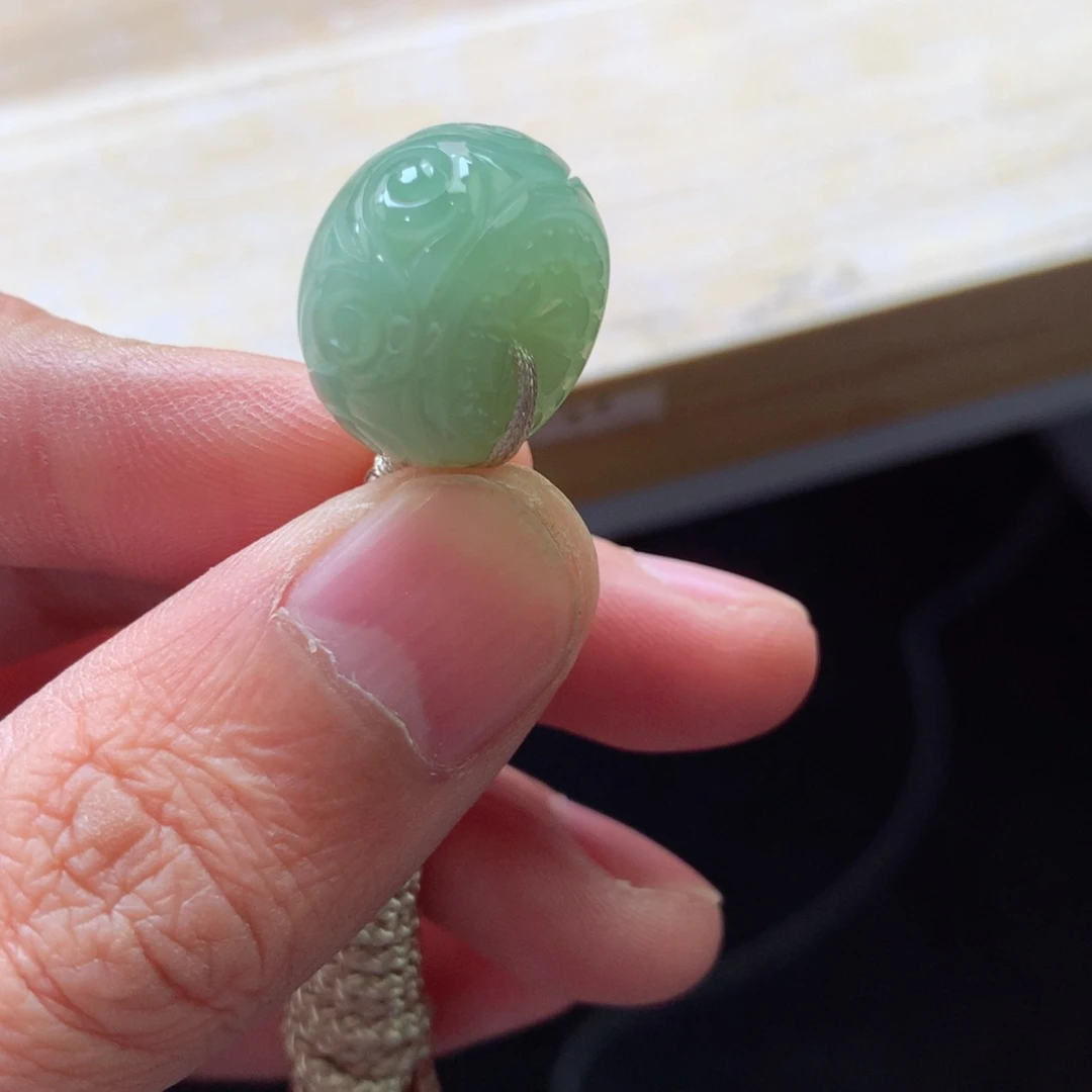 翡翠颈饰未镶嵌吊坠