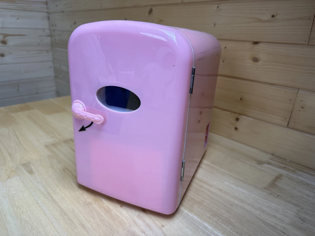 粉色小型冷藏箱A