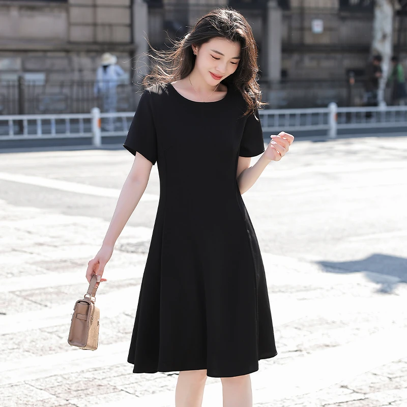 法式经典简约小黑裙2025夏季新款设计感时尚修身显瘦气质连衣裙