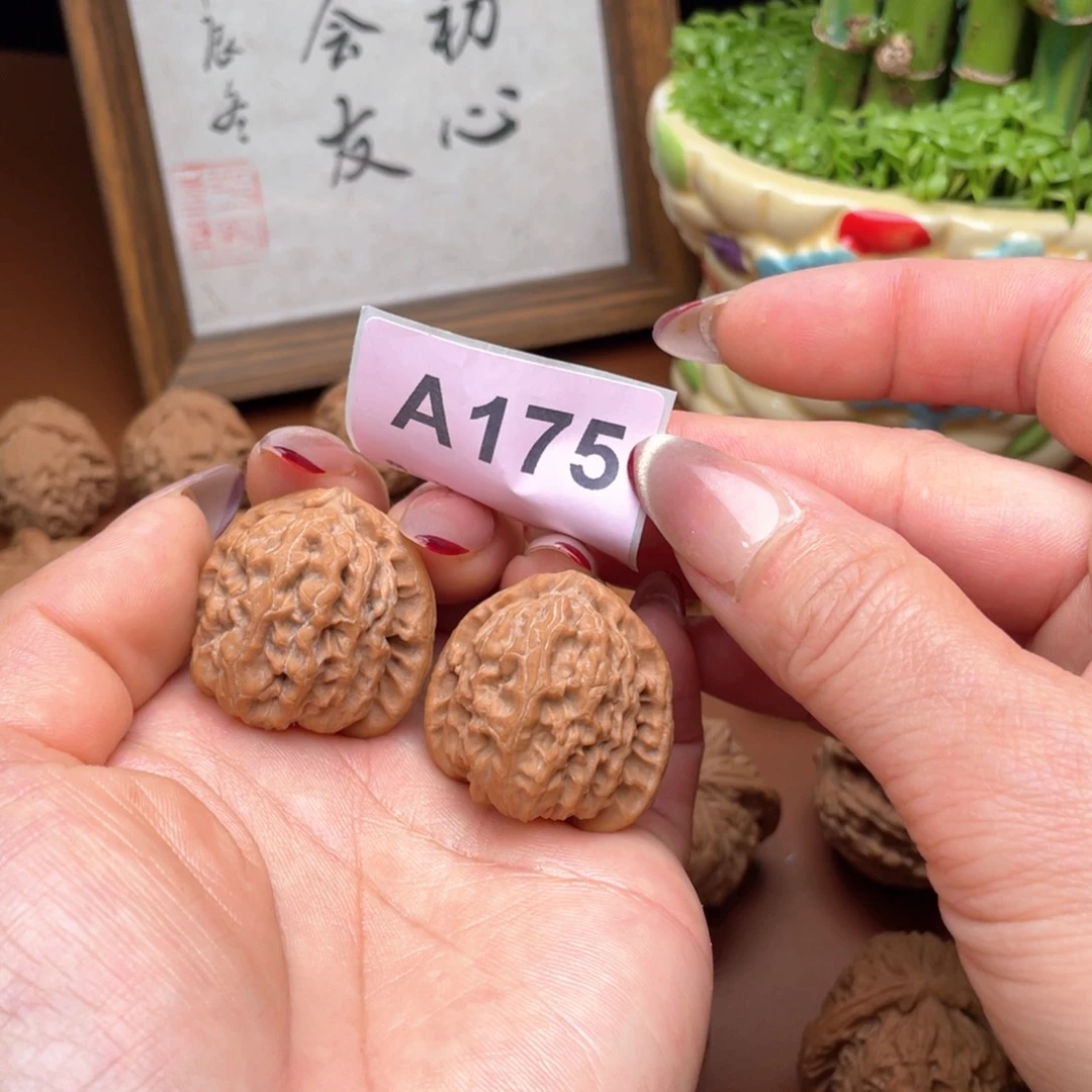 文玩核桃把件E*白狮子32