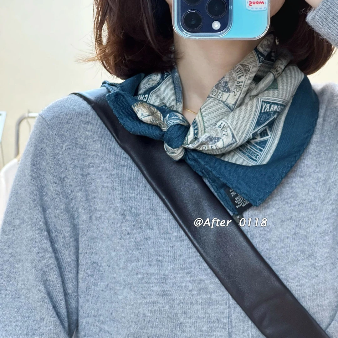 After【复古牛仔徽章】时髦百搭氛围感 桑蚕丝真丝羊毛丝巾围巾