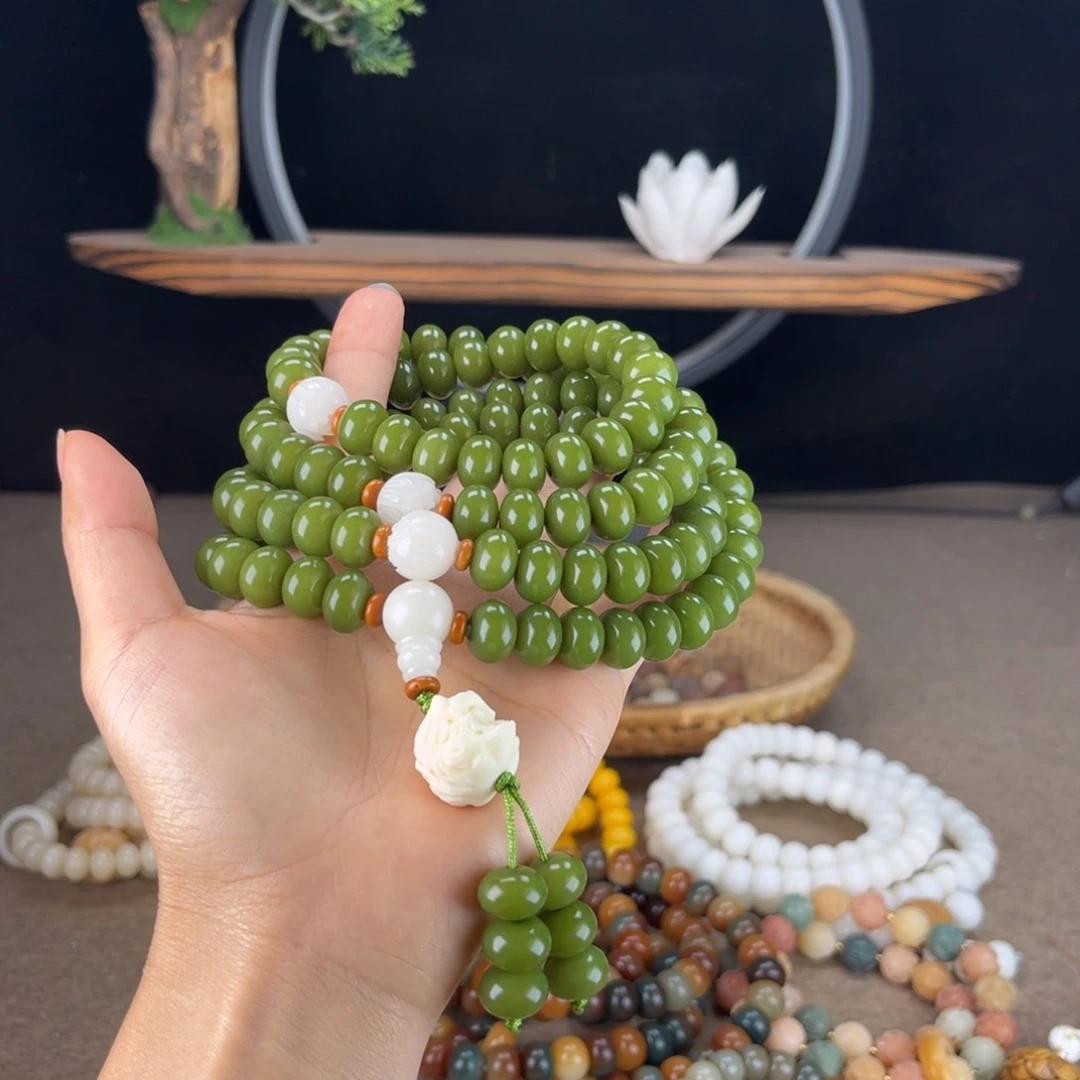 白玉菩提吊坠菩提