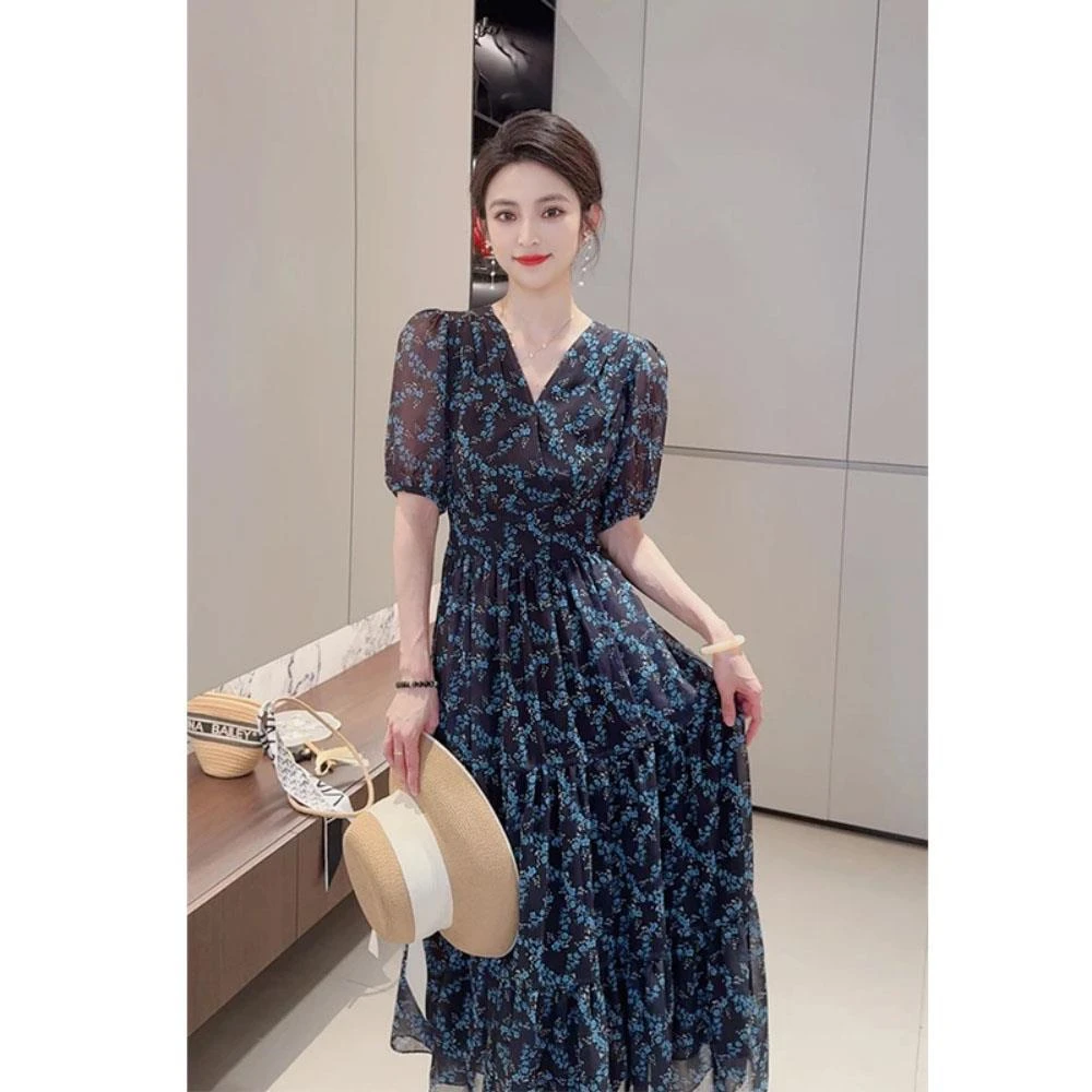 YR-2025夏季新品藏青色优雅碎花V领连衣裙收腰显瘦法式氛围感长裙