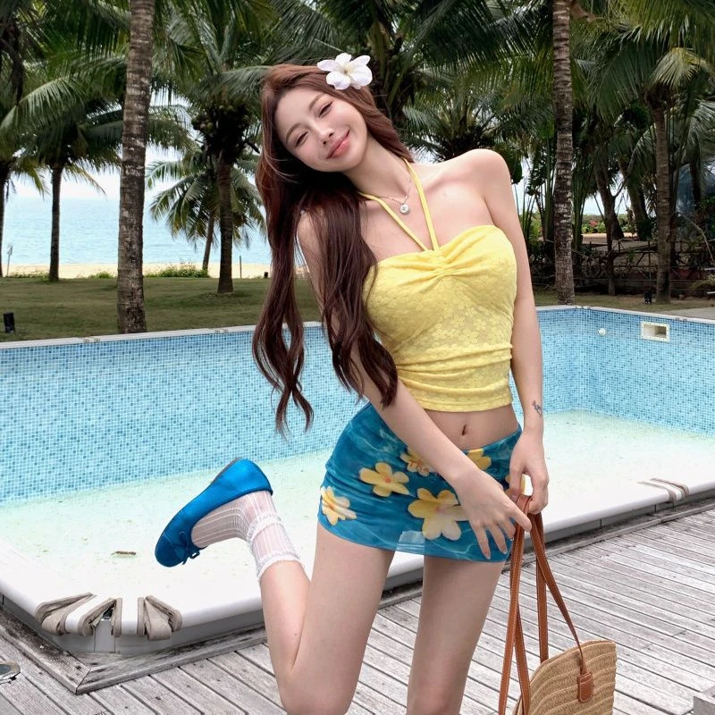 ZiRu【海绵宝宝】新款辣妹风女式遮肉泳衣碎花挂脖分体裙式比基尼