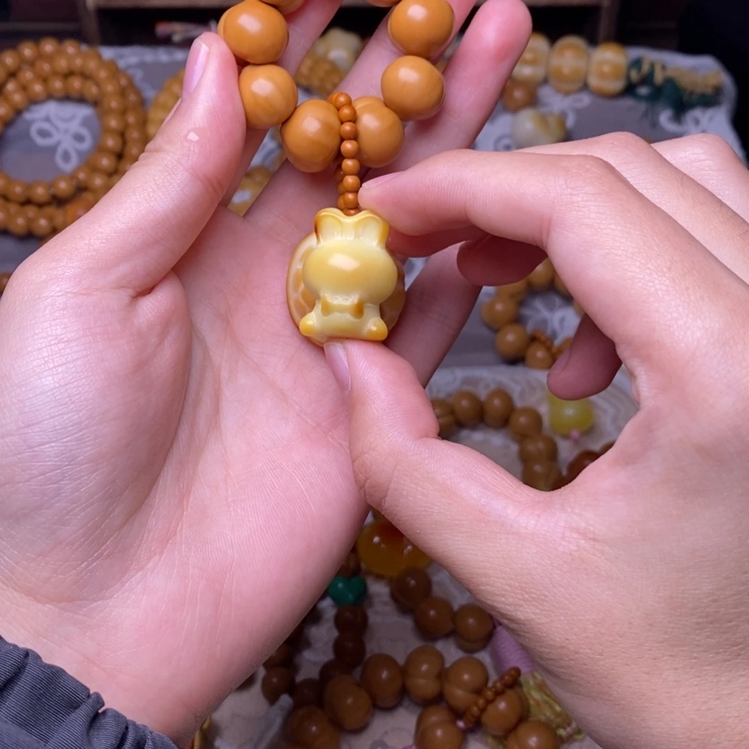 朱***宸把件猴头核桃屁桃