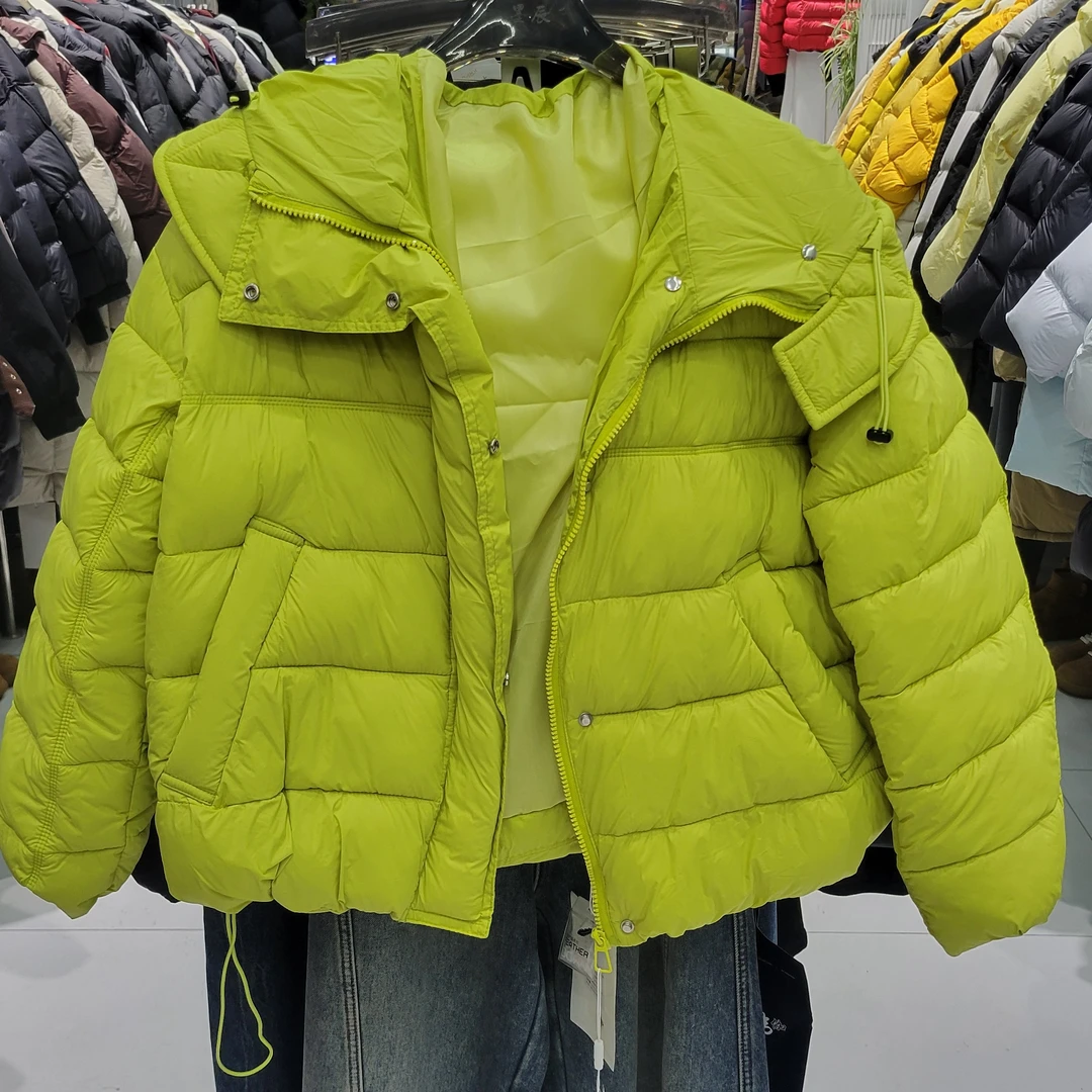 冬季羽绒服时尚休闲