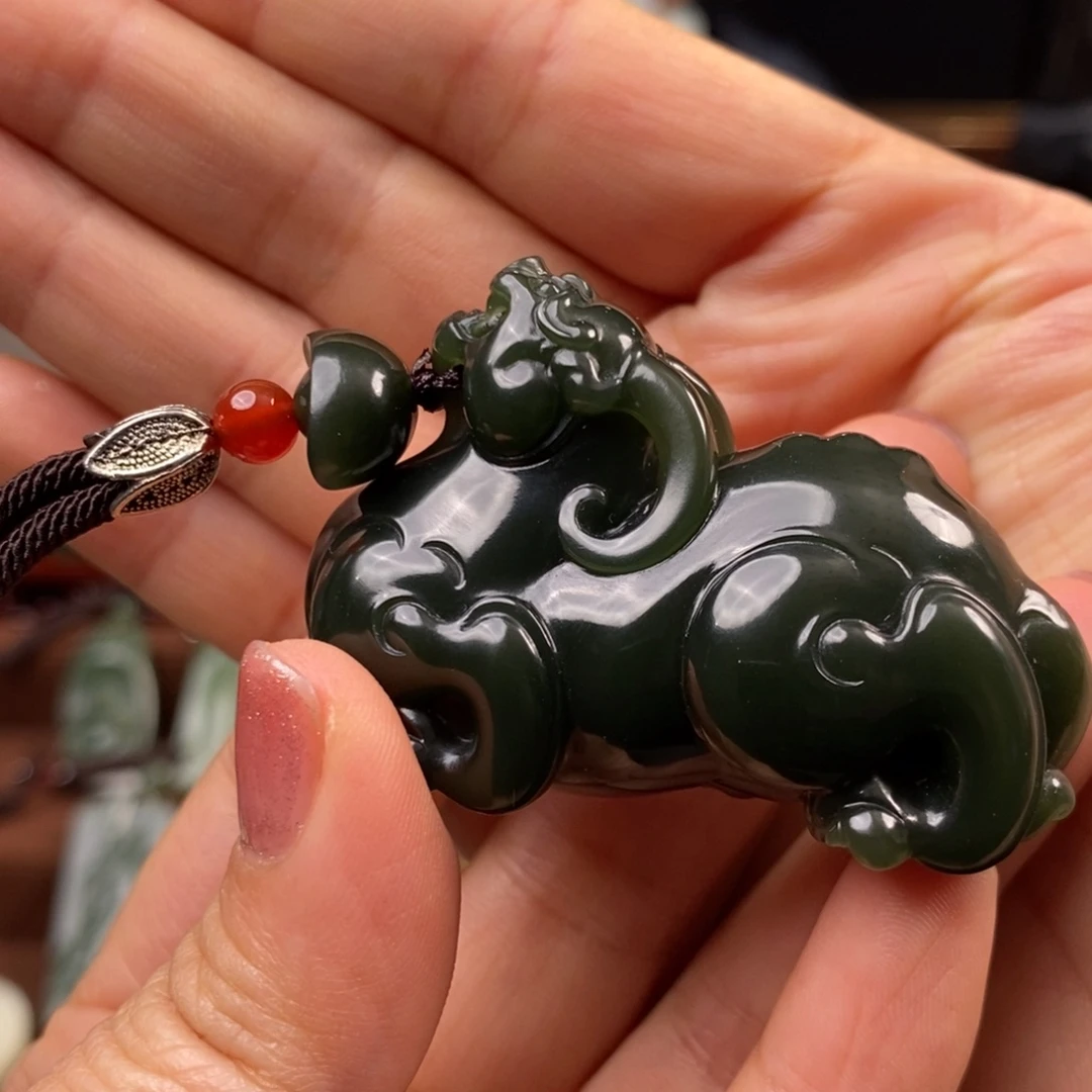 w****和田玉未镶嵌把件