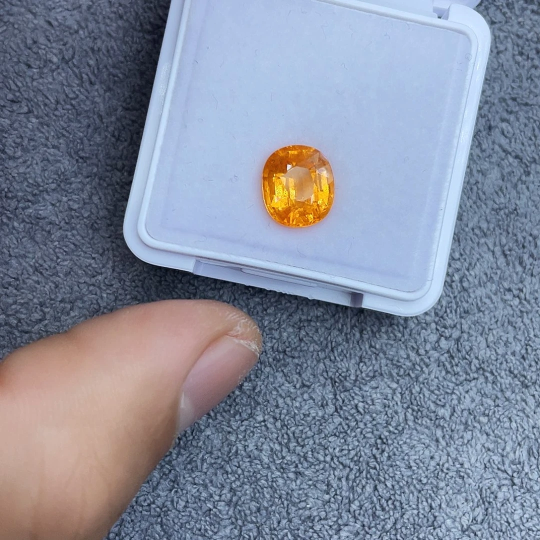 石榴石（芬达石）裸石未镶嵌4.72Ct