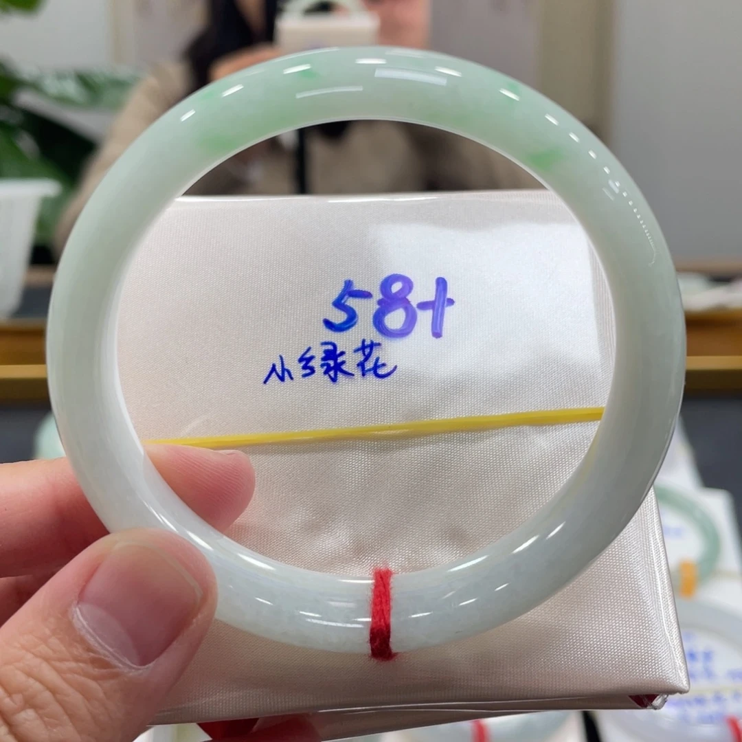 翡翠未镶嵌手镯翡翠
