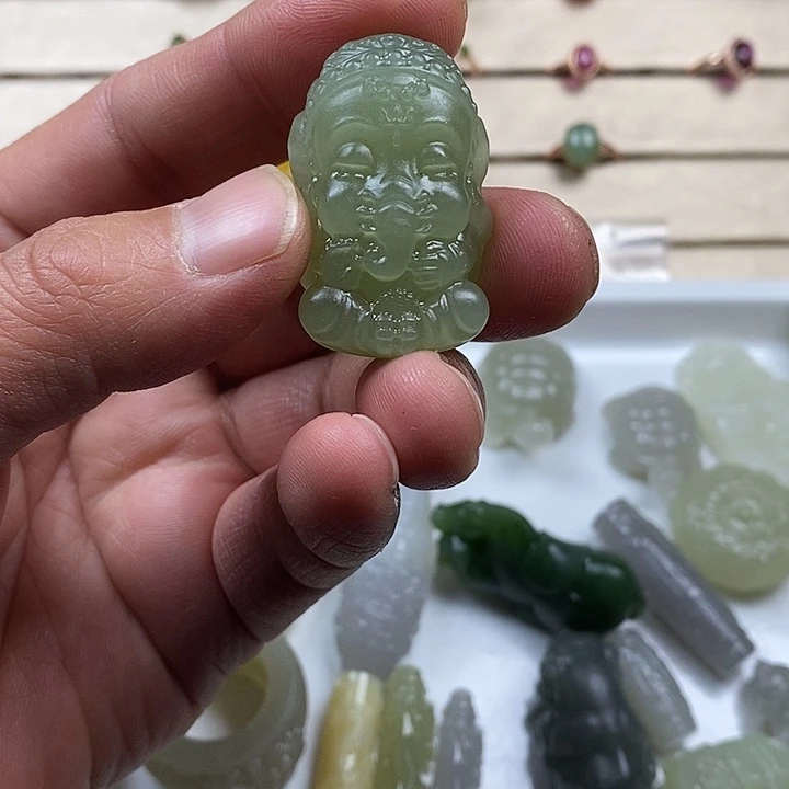 和田玉未镶嵌颈饰和田玉青海料冰晴水象神