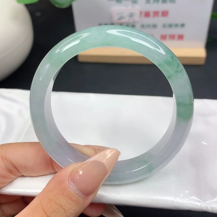 翡翠手镯未镶嵌52圈飘花正圈翡翠手镯