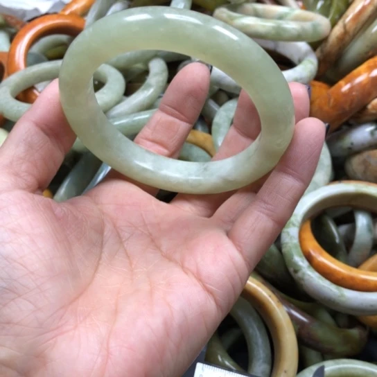 未镶嵌蛇纹石玉手镯ℋ****