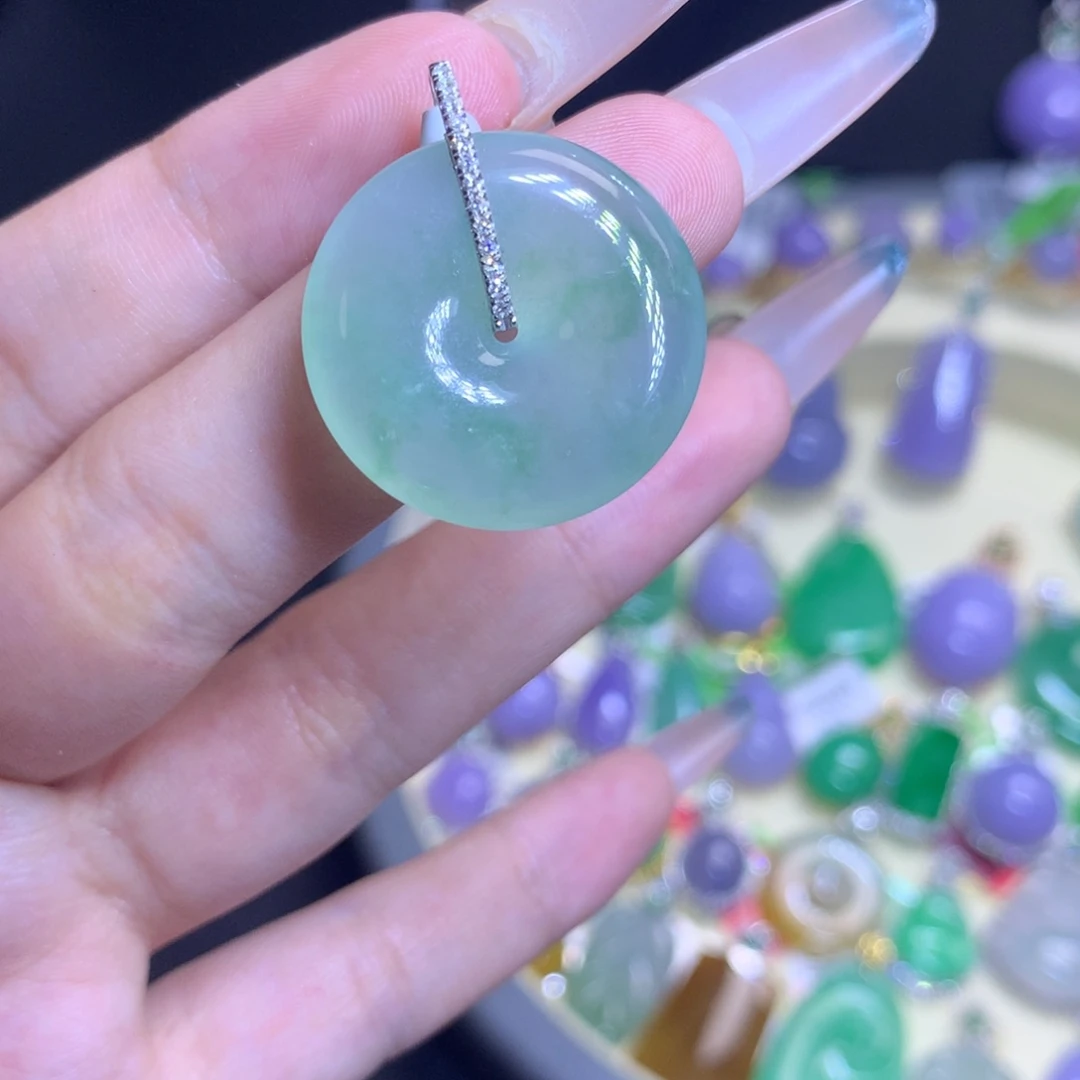 颈饰18K金镶嵌翡翠天然