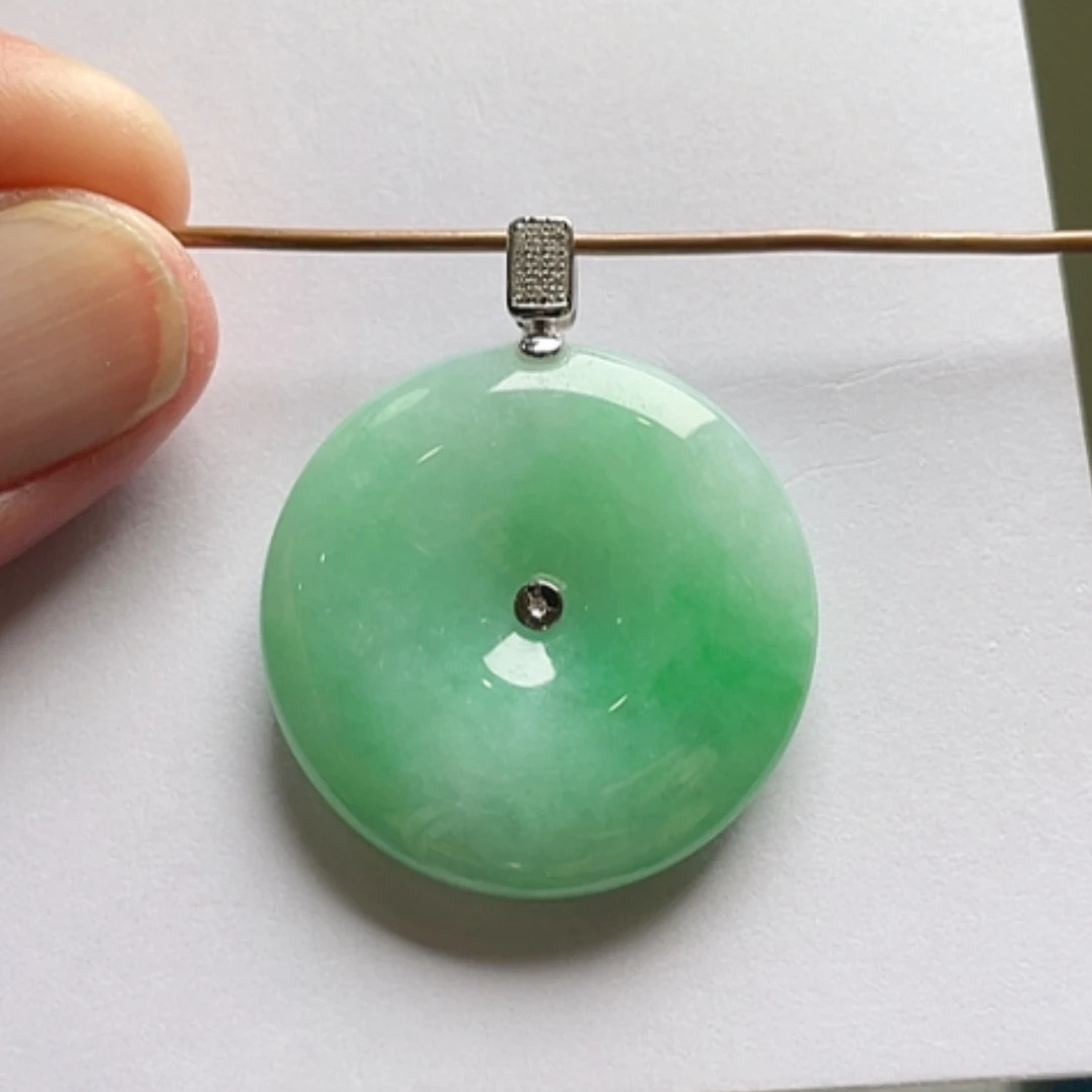 【闪购商品】吊坠(不含链)18K金镶嵌翡翠