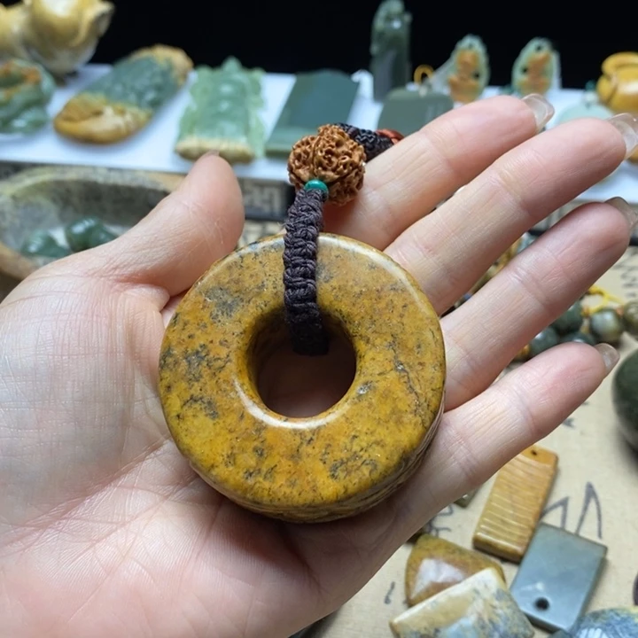 透闪石质玉手把未镶嵌陋**学