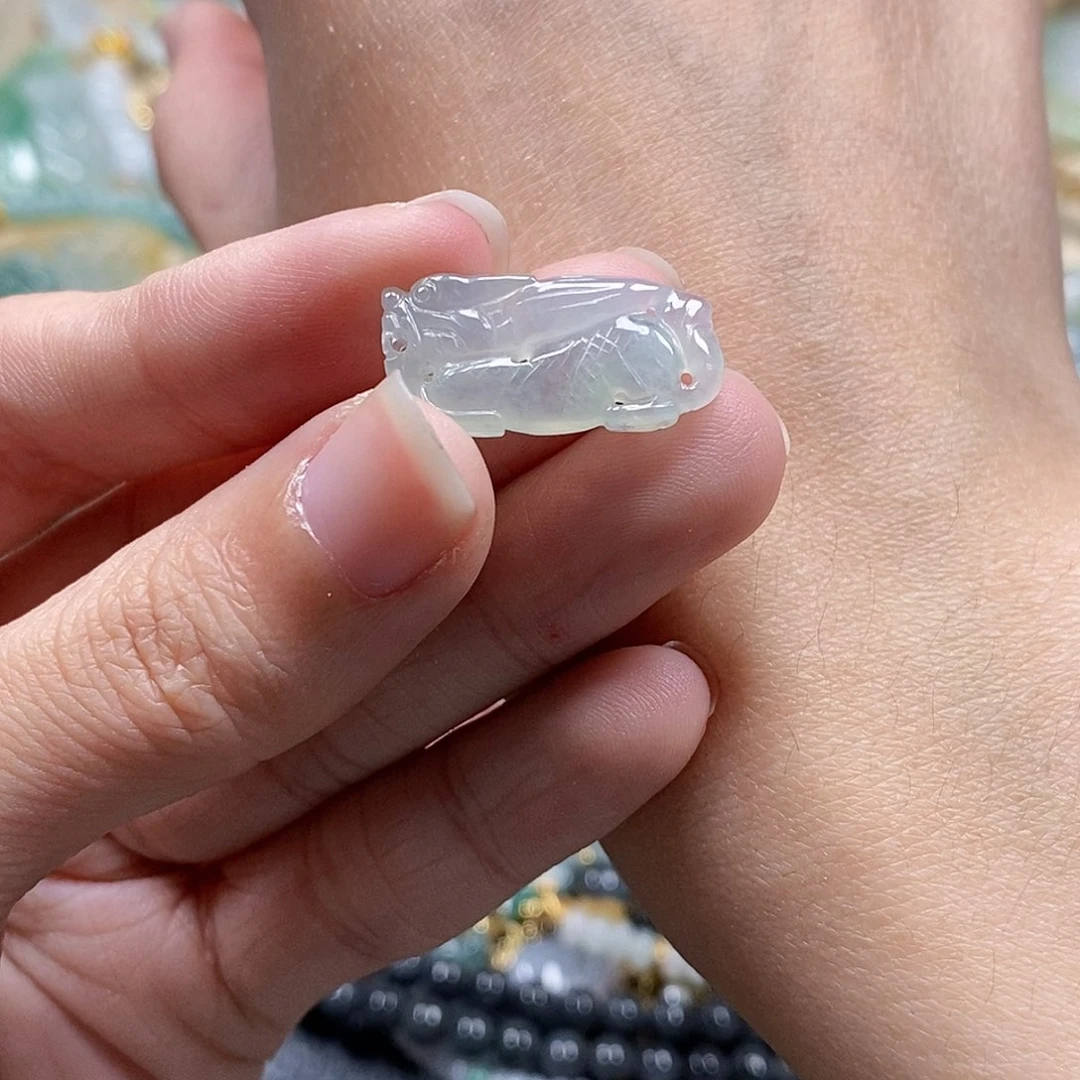 翡翠颈饰未镶嵌闪