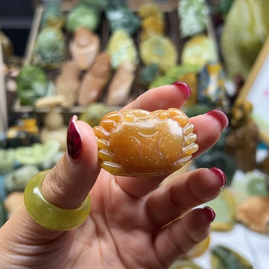 无***爪岫玉未镶嵌颈饰辽阳花玉螃蟹