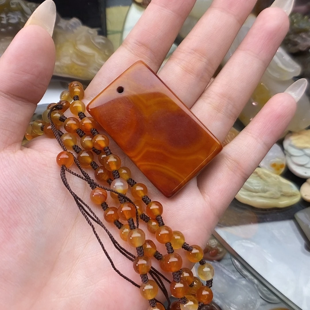 周***英玛瑙/玉髓未镶嵌颈饰