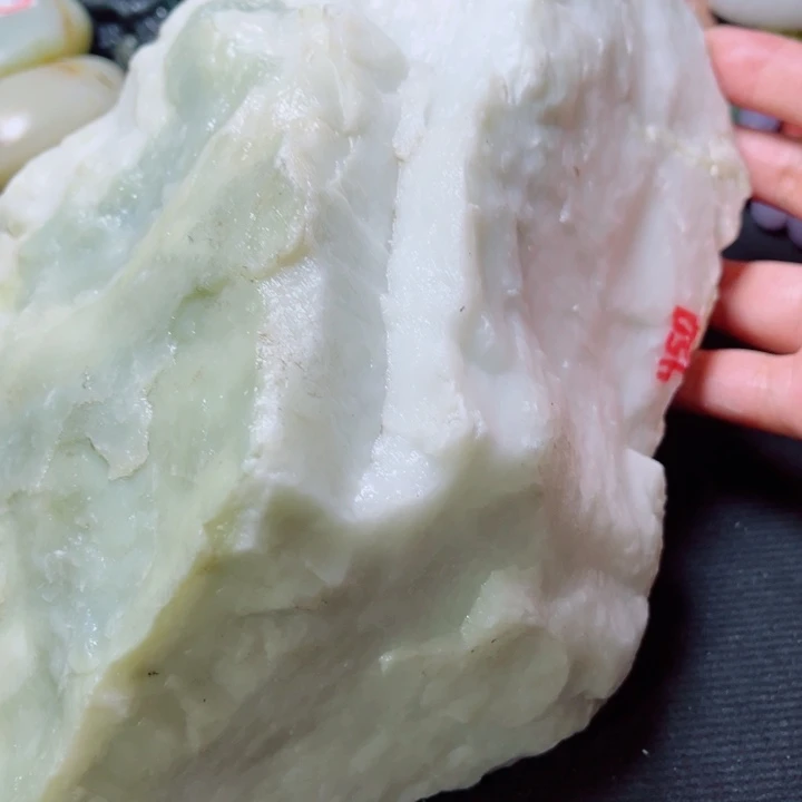 和田玉（糖玉）未镶嵌珠宝奇石