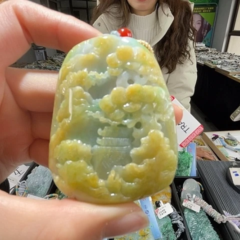 翡翠未镶嵌颈饰翡翠