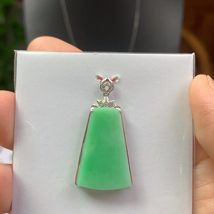 Q***糖翡翠18K金镶嵌颈饰翡翠首饰