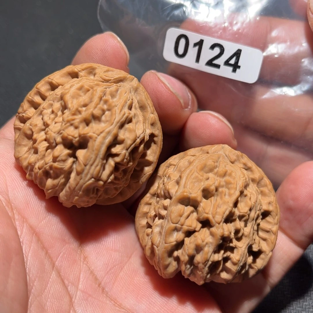 文玩核桃把件40白狮子