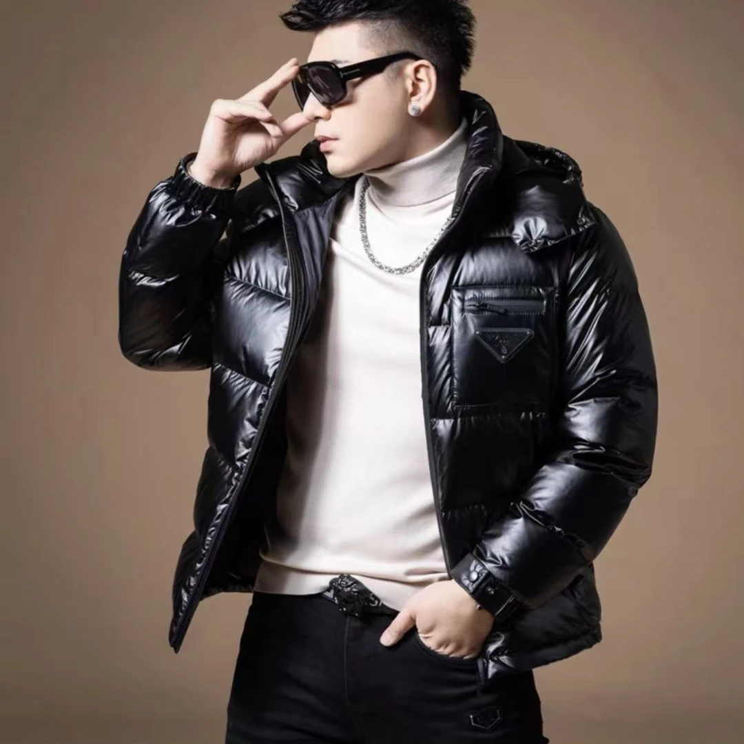 新款时尚简约羽绒服