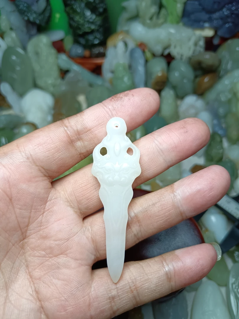 和田玉青海料羊脂白宝剑男女款寓意吉祥如意玉石挂件