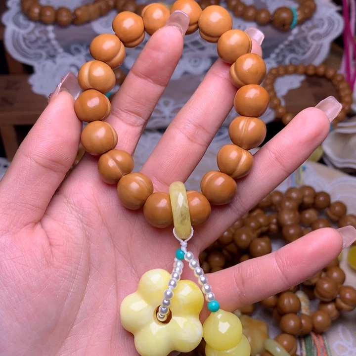 猴头核桃吊坠屁桃手持